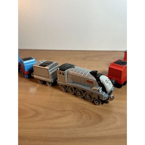 Thomas Trains Take-n-play Talking Light Up Thomas Spencer And James With Tenders - Picture 7 of 9